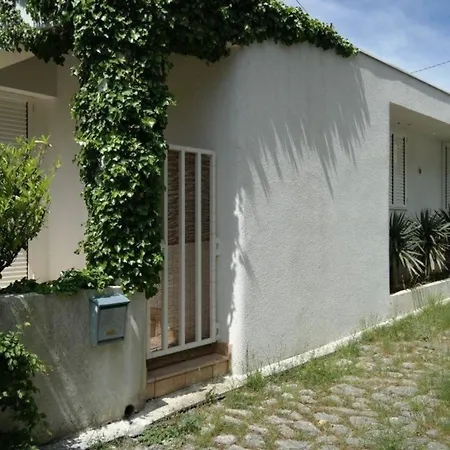 Nettes Ferienhaus In Mit Privater Terrasse